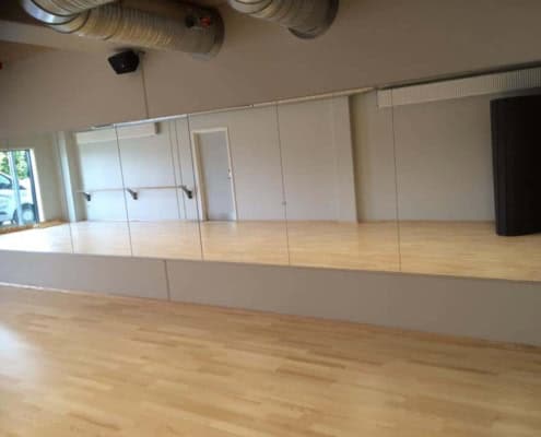 Spejlvæg i lokalt center